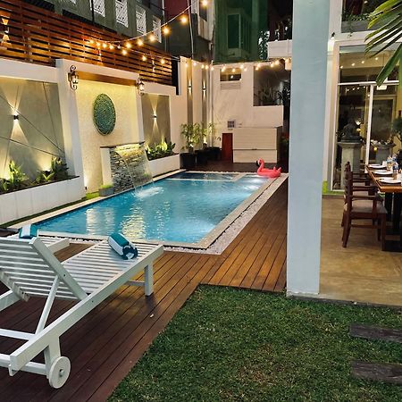 8 Plus Luxury Apartments Negombo Exteriör bild