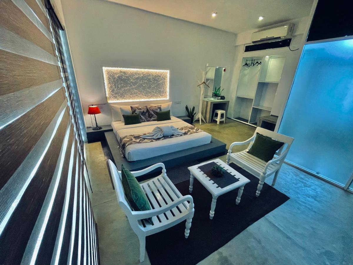8 Plus Luxury Apartments Negombo Exteriör bild