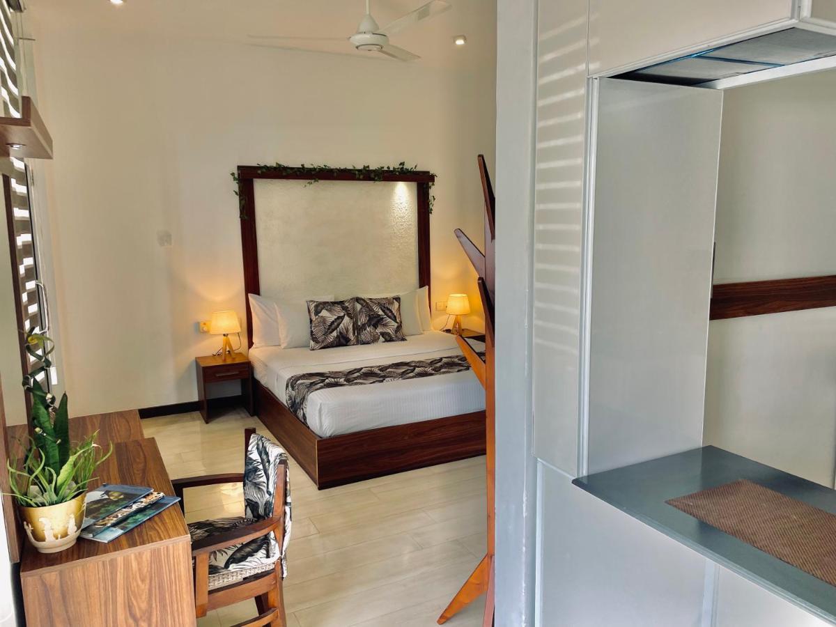 8 Plus Luxury Apartments Negombo Exteriör bild