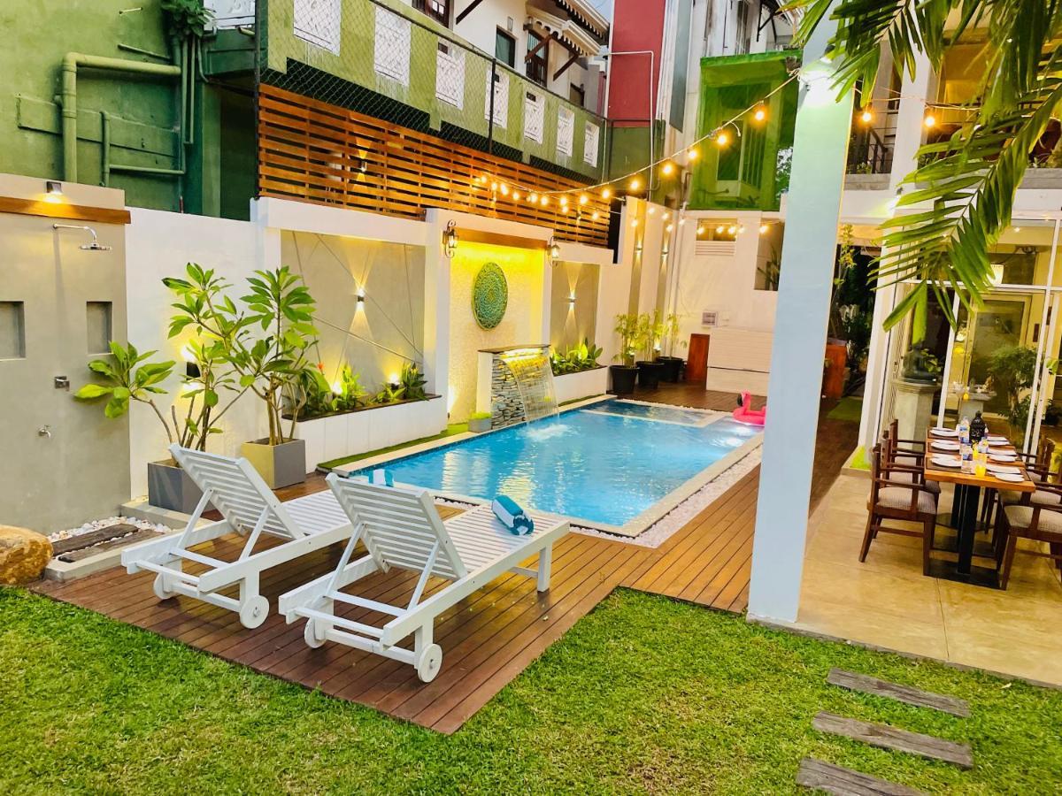 8 Plus Luxury Apartments Negombo Exteriör bild