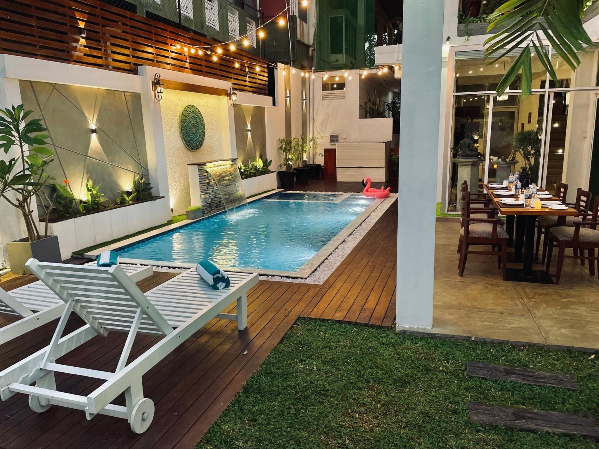 8 Plus Luxury Apartments Negombo Exteriör bild