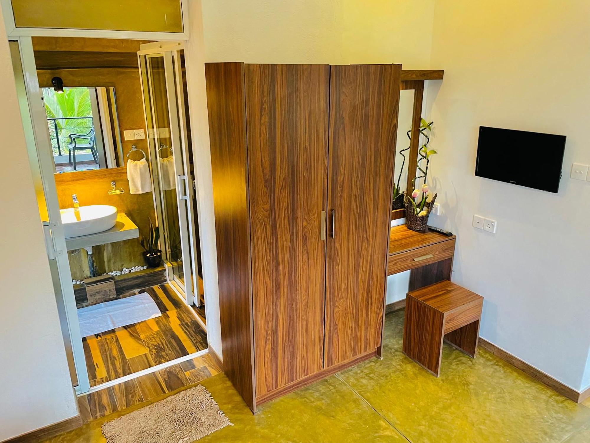 8 Plus Luxury Apartments Negombo Exteriör bild