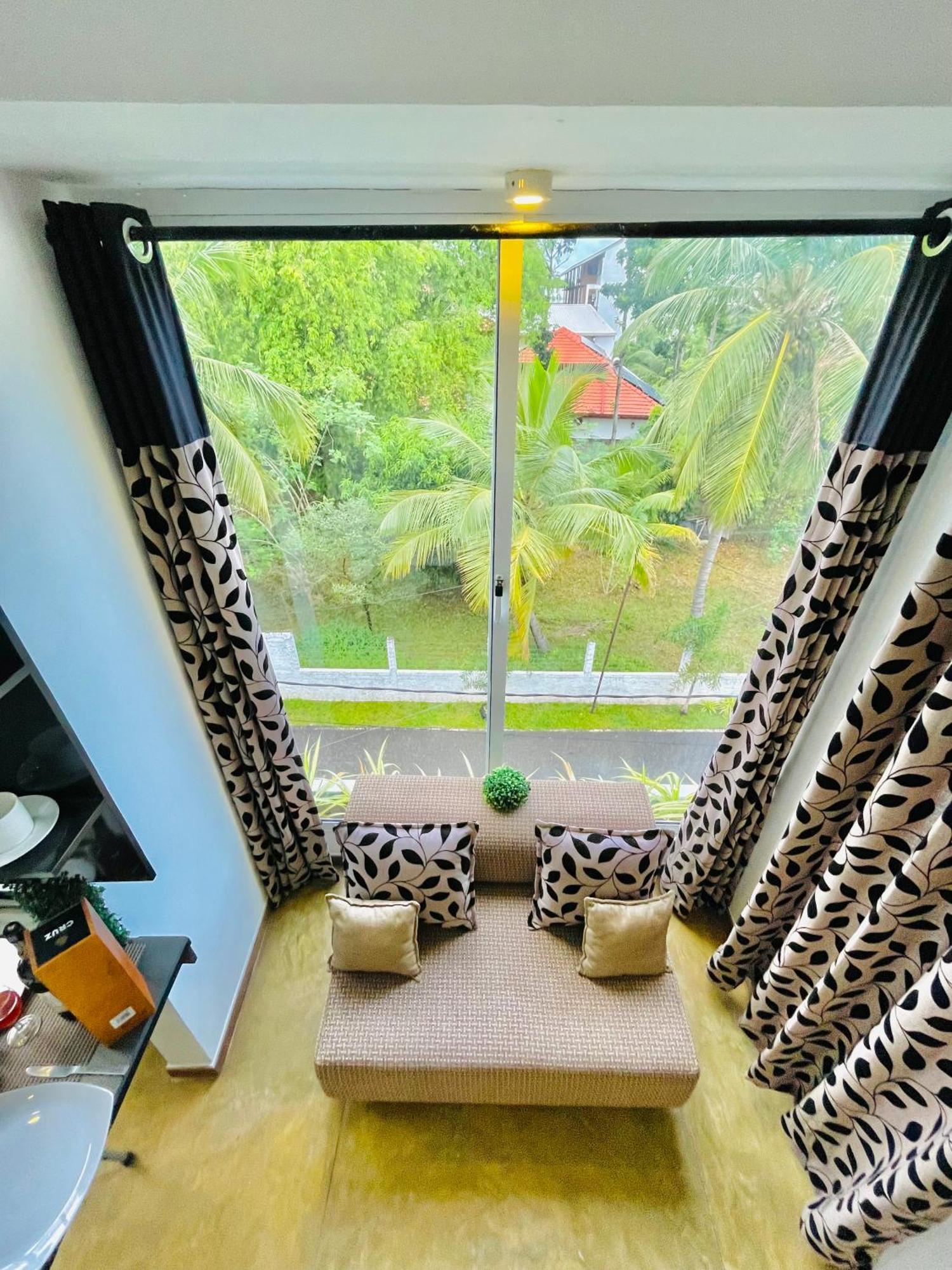 8 Plus Luxury Apartments Negombo Exteriör bild
