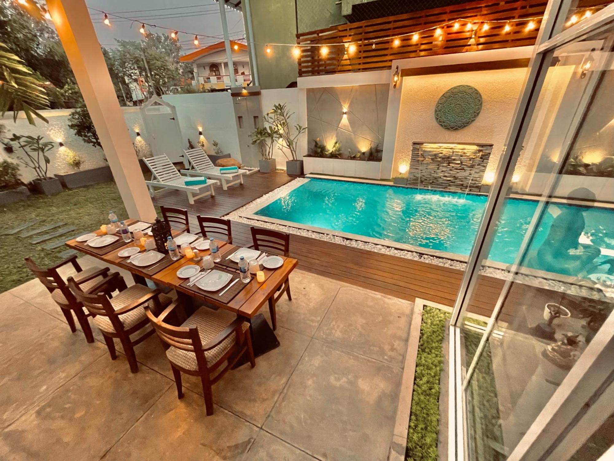 8 Plus Luxury Apartments Negombo Exteriör bild